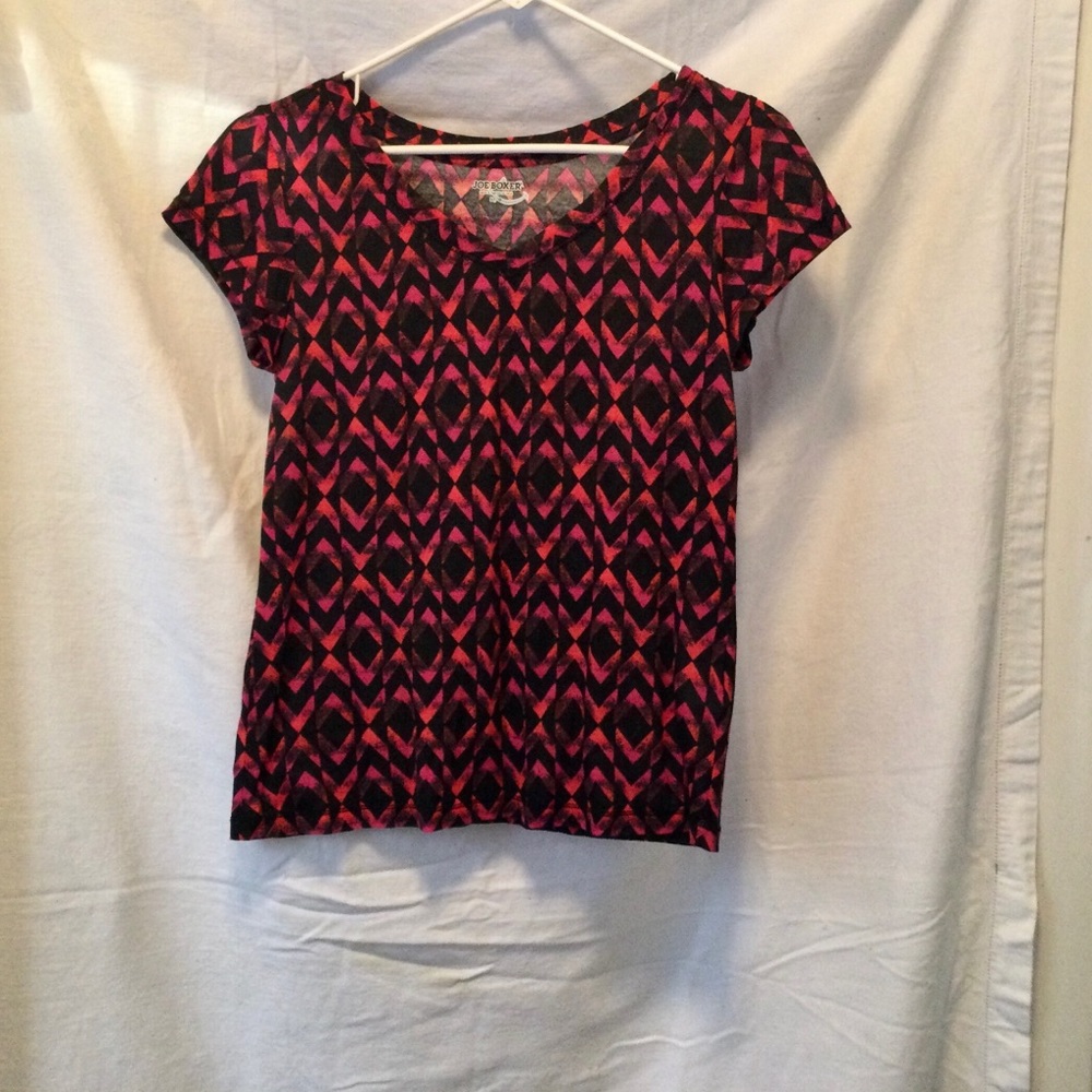Black & Red T SHIRT sz S JOE BOXER Bright Dramatic Design